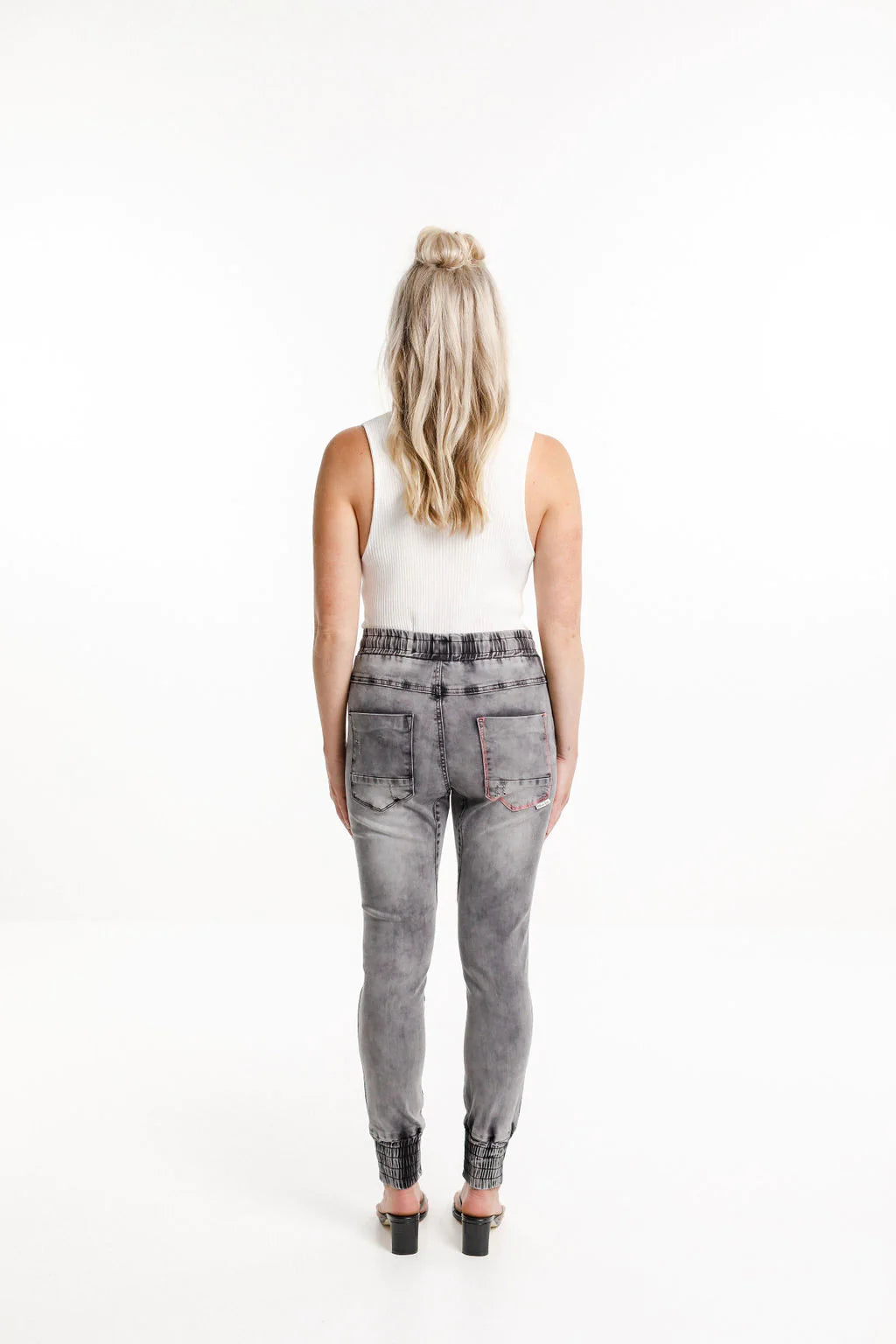 Home Lee Weekender Jeans Grey Wash