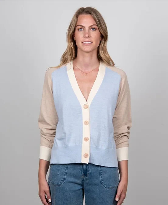 New London Jeans Kings Contrast V Neck Cardigan in Dream