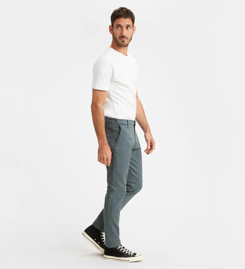 Levi's Men's Chino Standard Taper