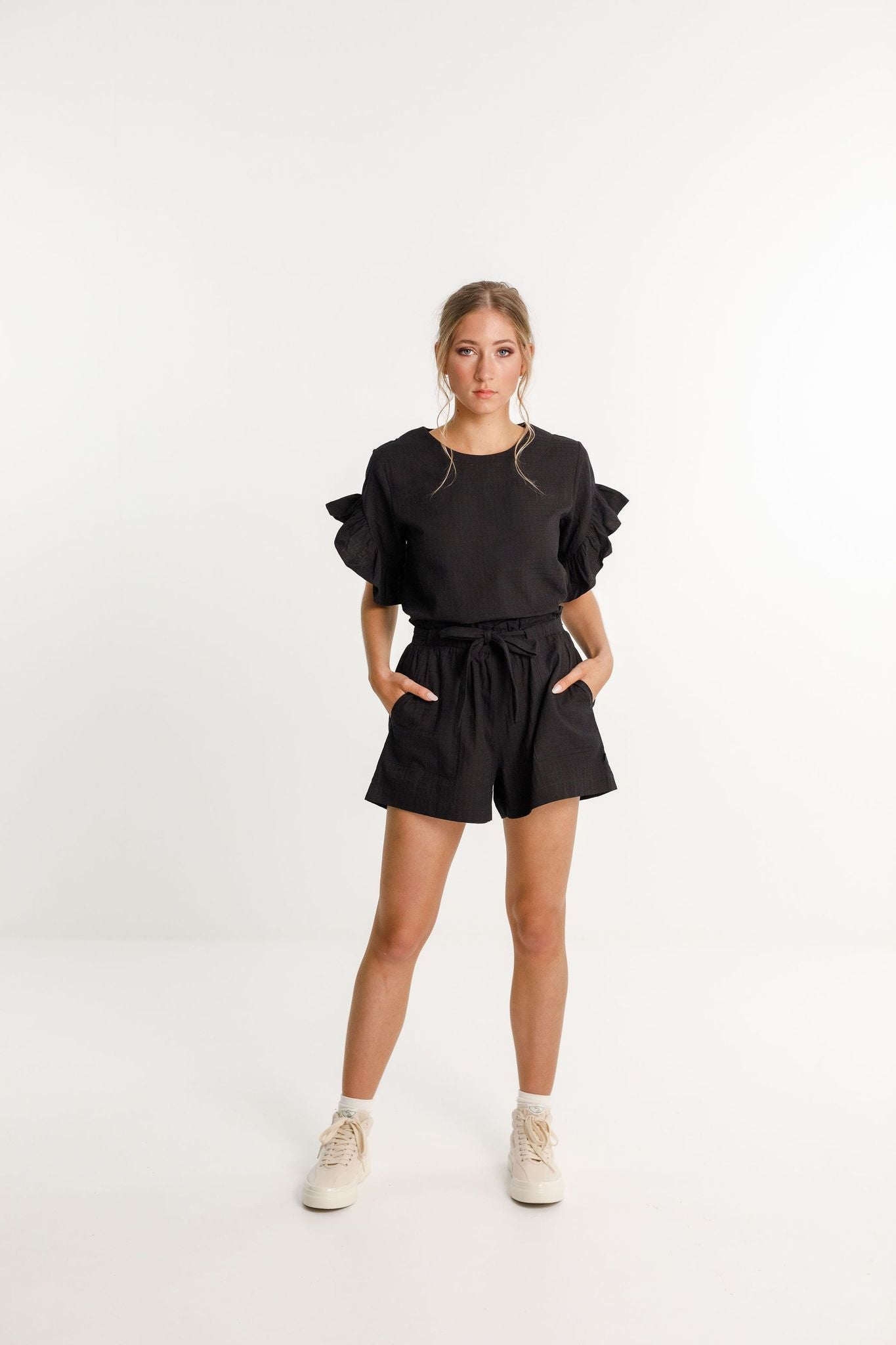 Thing Thing Wonder Shorts - Black