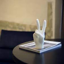 Little Global Victory Candle Hand Black