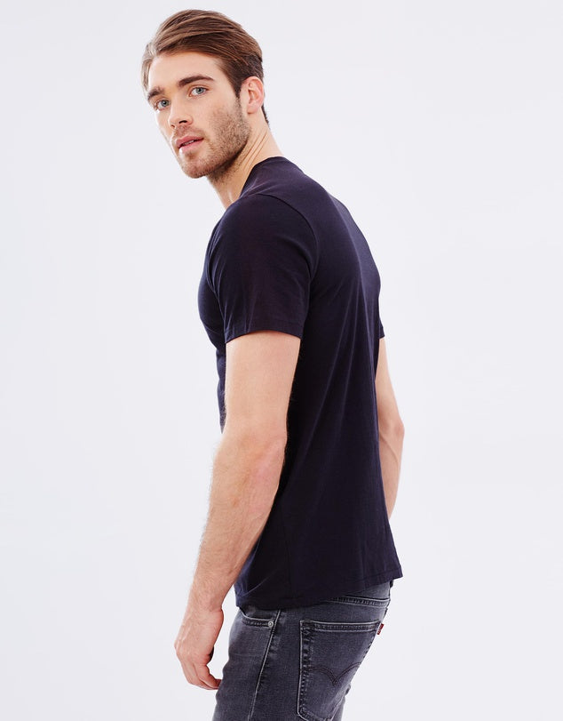 Levis Graphic Set In Neck