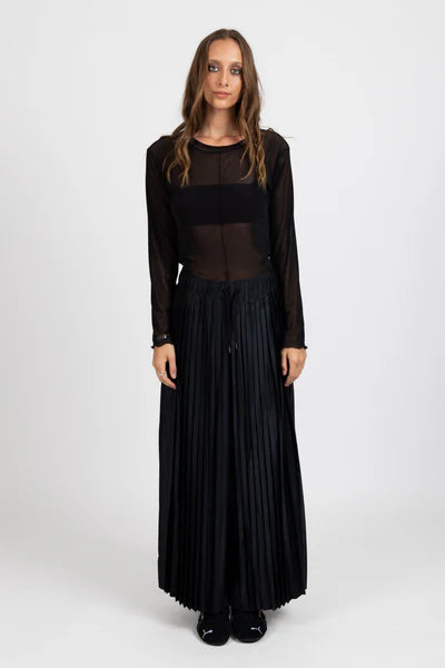 Federation Jagger Top in Black or White