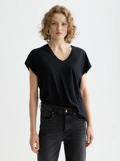Scotch & Soda V Neck Slub Tee Shirt in Black or White