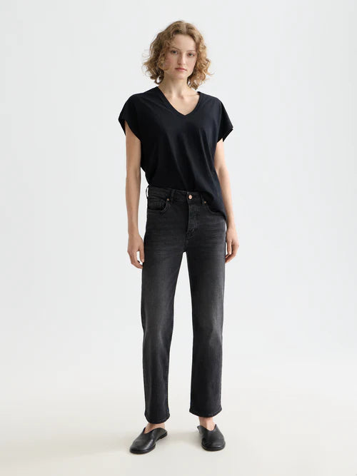 Scotch & Soda V Neck Slub Tee Shirt in Black or White