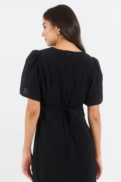 Stories Be Told Commend Black Texture Shaped SS Mai Dress