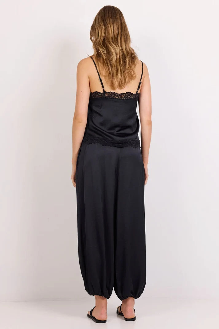 Stories Be Told Fluidity Black Balloon Pull on Pants