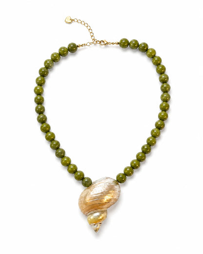 Me The Label Peridot Shell Necklace