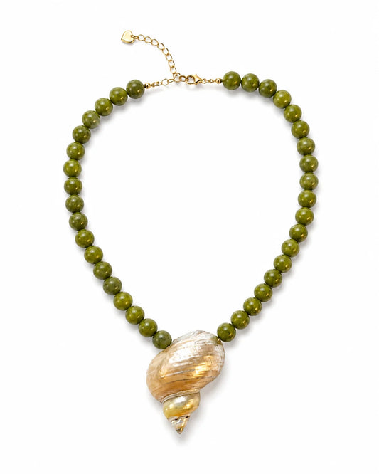 Me The Label Peridot Shell Necklace