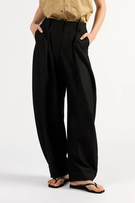 Tuesday Label Ricki Barrel Leg Pants