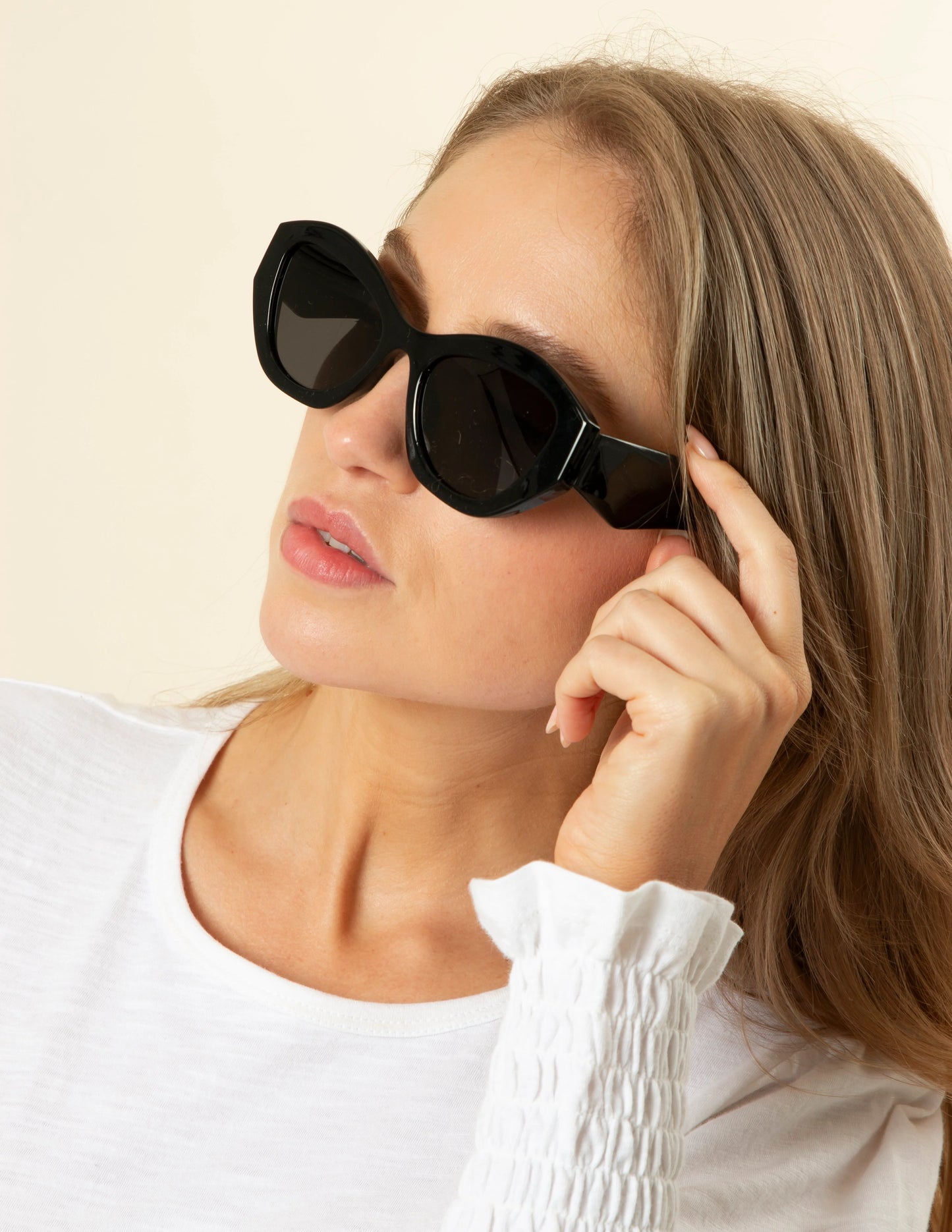 Stella + Gemma Thea Black Sunglasses