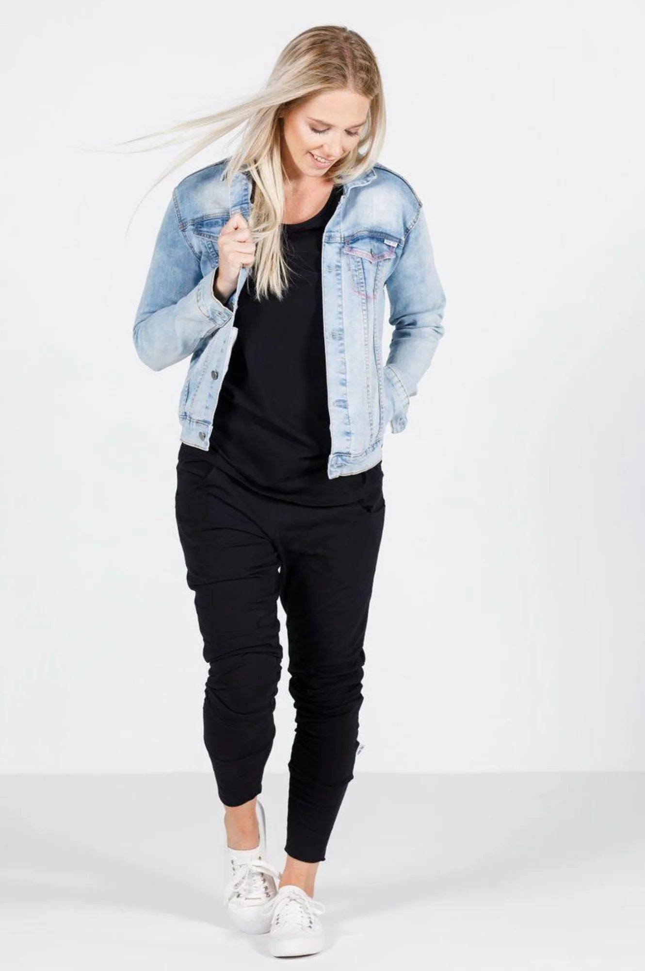 Home-Lee Classic Denim Jacket Snow Wash