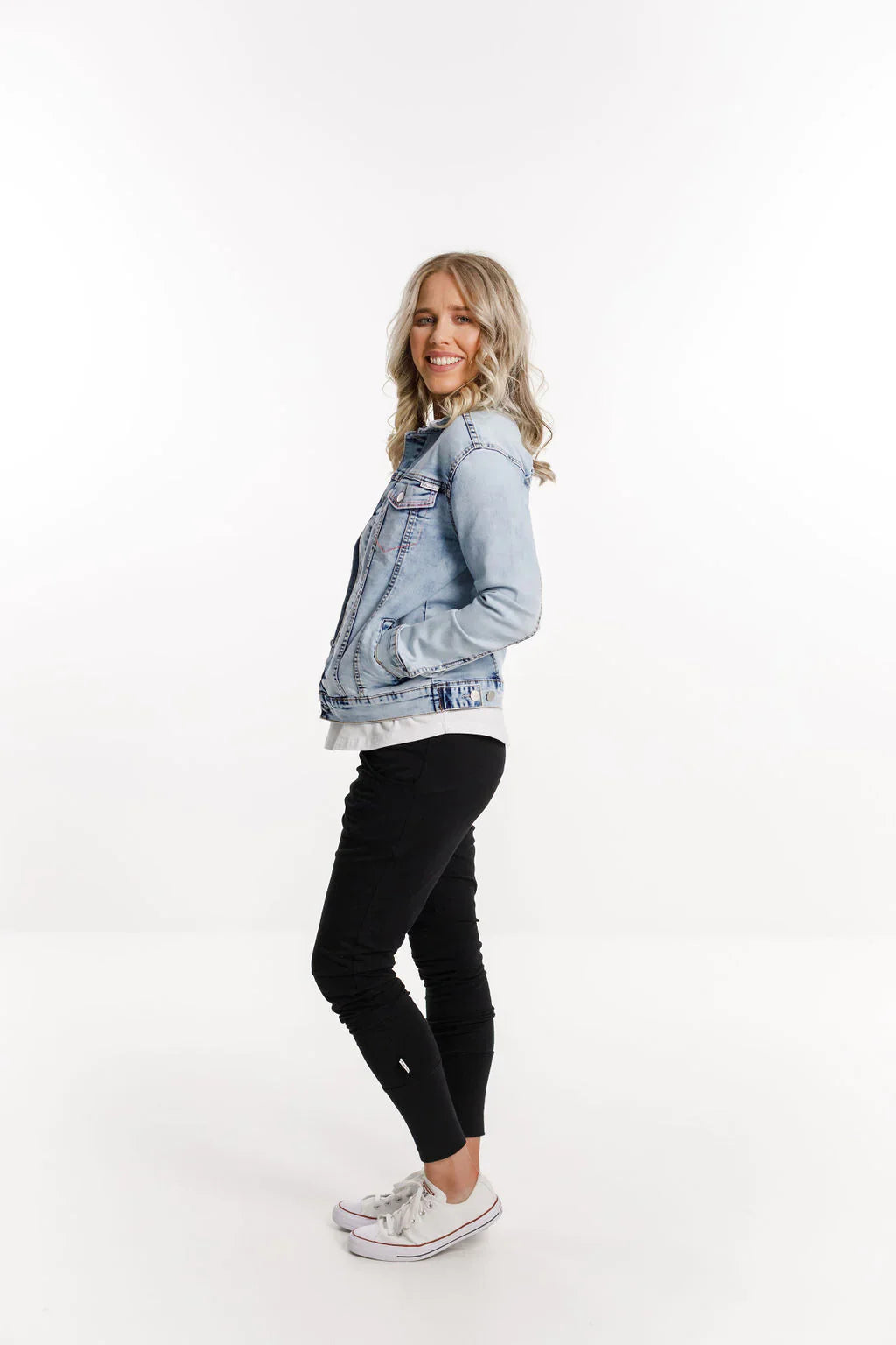 Home-Lee Classic Denim Jacket Snow Wash