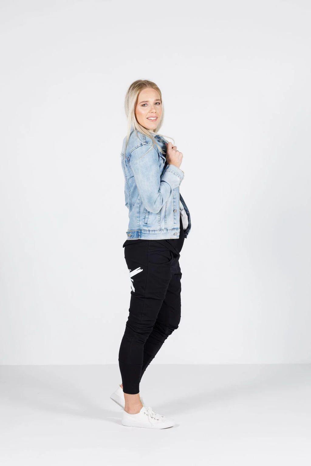 Home-Lee Classic Denim Jacket Snow Wash