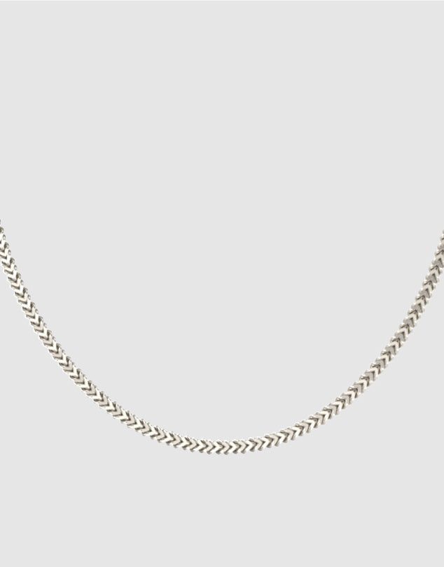 Guess Textured Hook Chain Necklace