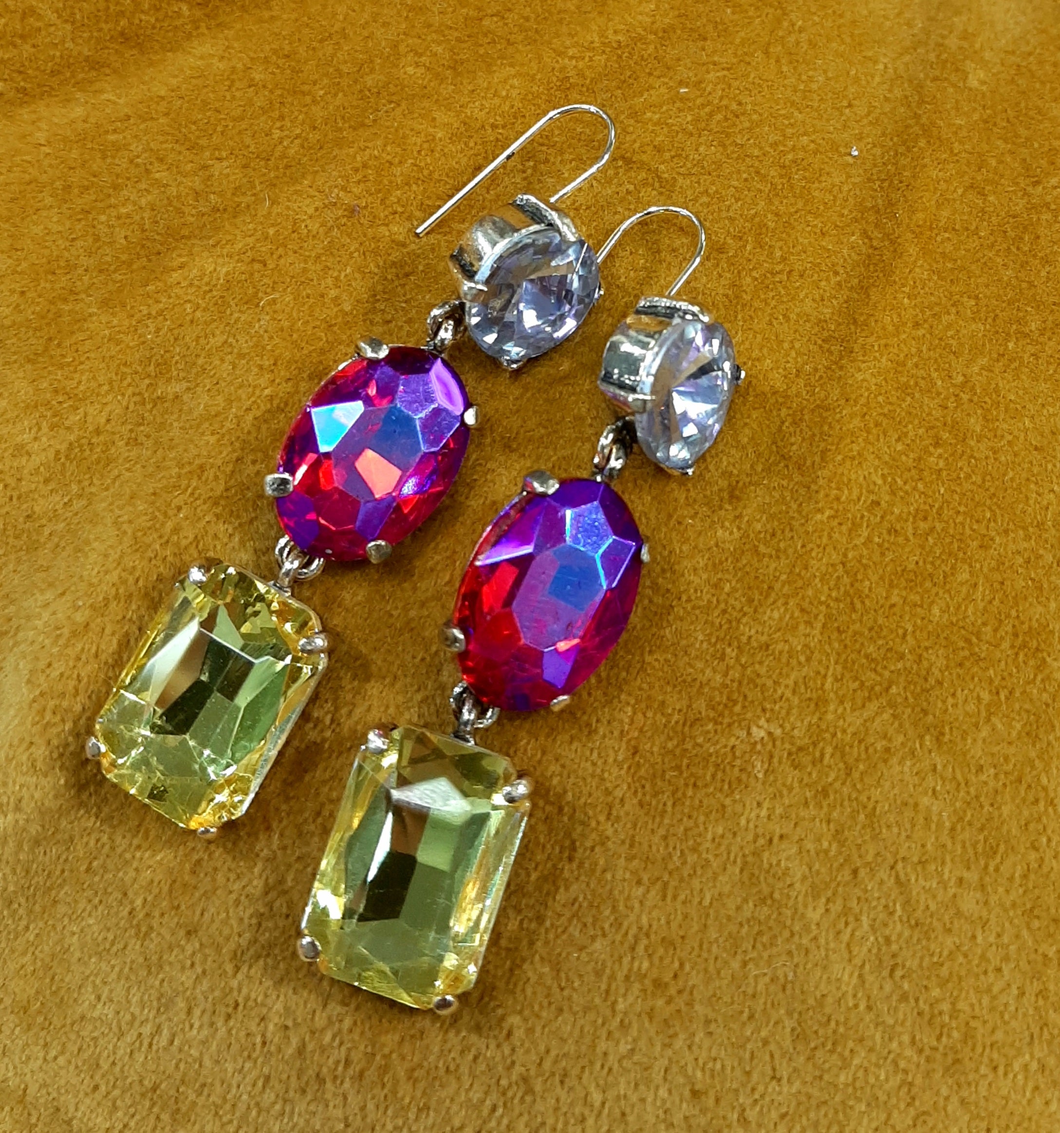 Sisters Matter - Crystal drop earrings