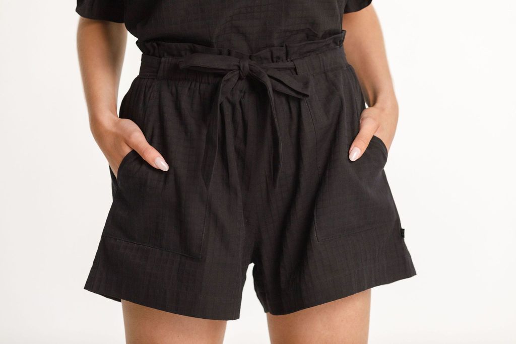 Thing Thing Wonder Shorts - Black