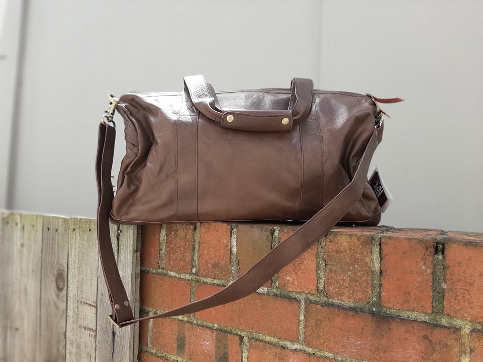 The Design Edge Weekender Bag Australia in Leather Chocolate Brown